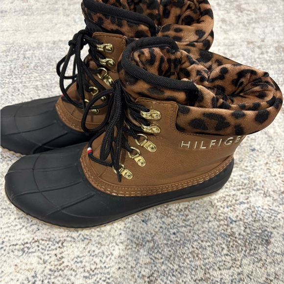 Tommy Hilfiger Black and Brown Winter Boots - Picture 2 of 7